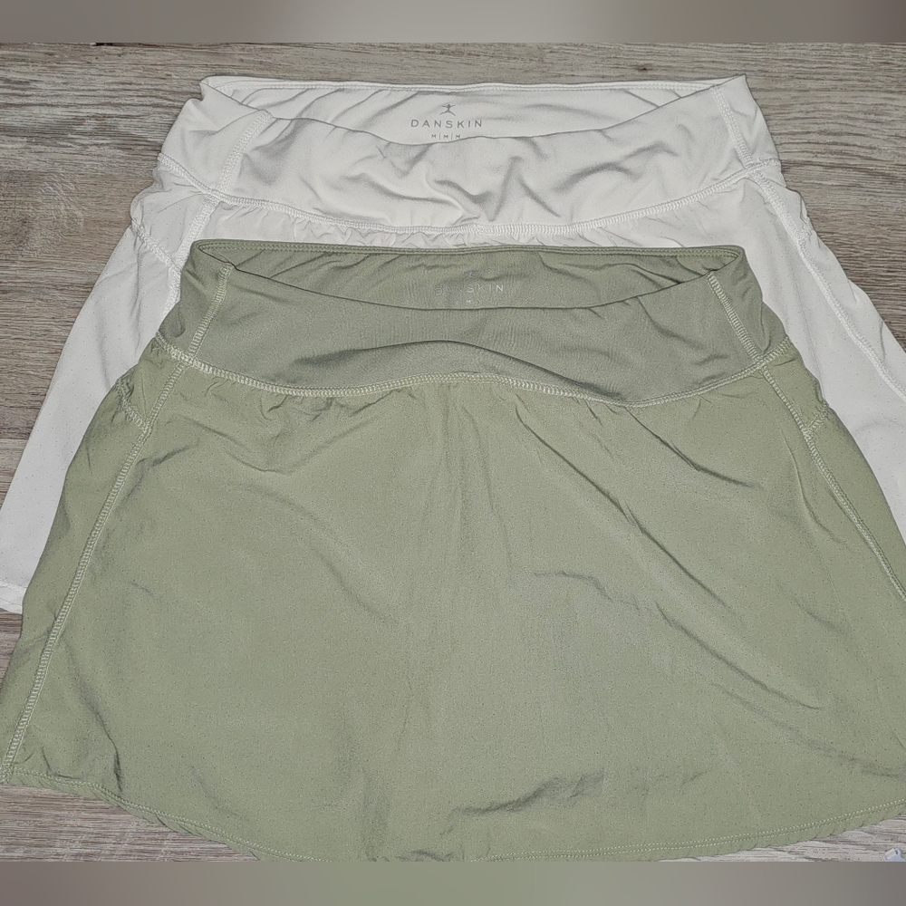 Danskin Light Green And White Athletic Skorts